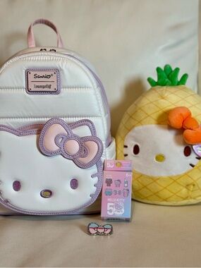 Bundle Loungefly Sanrio Exclusive Hello Kitty Quilted Texture Mini Backpack